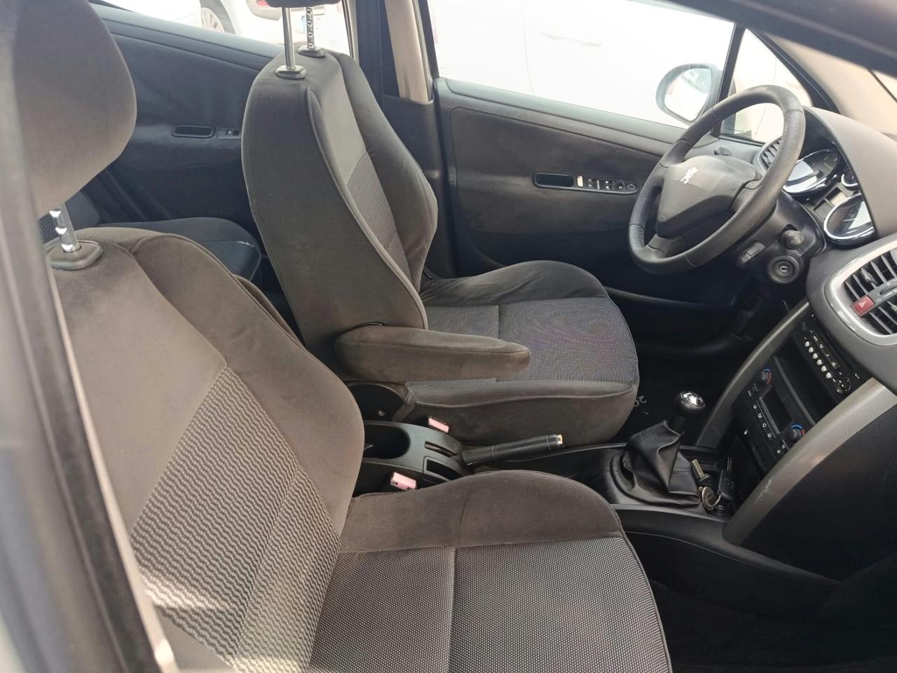 Peugeot 207 1.4 HDi 70CV 5p. ONE Line
