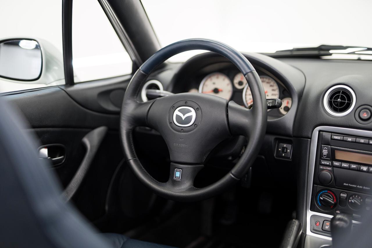 Mazda MX-5 1.8i 16V SILVER BLUES