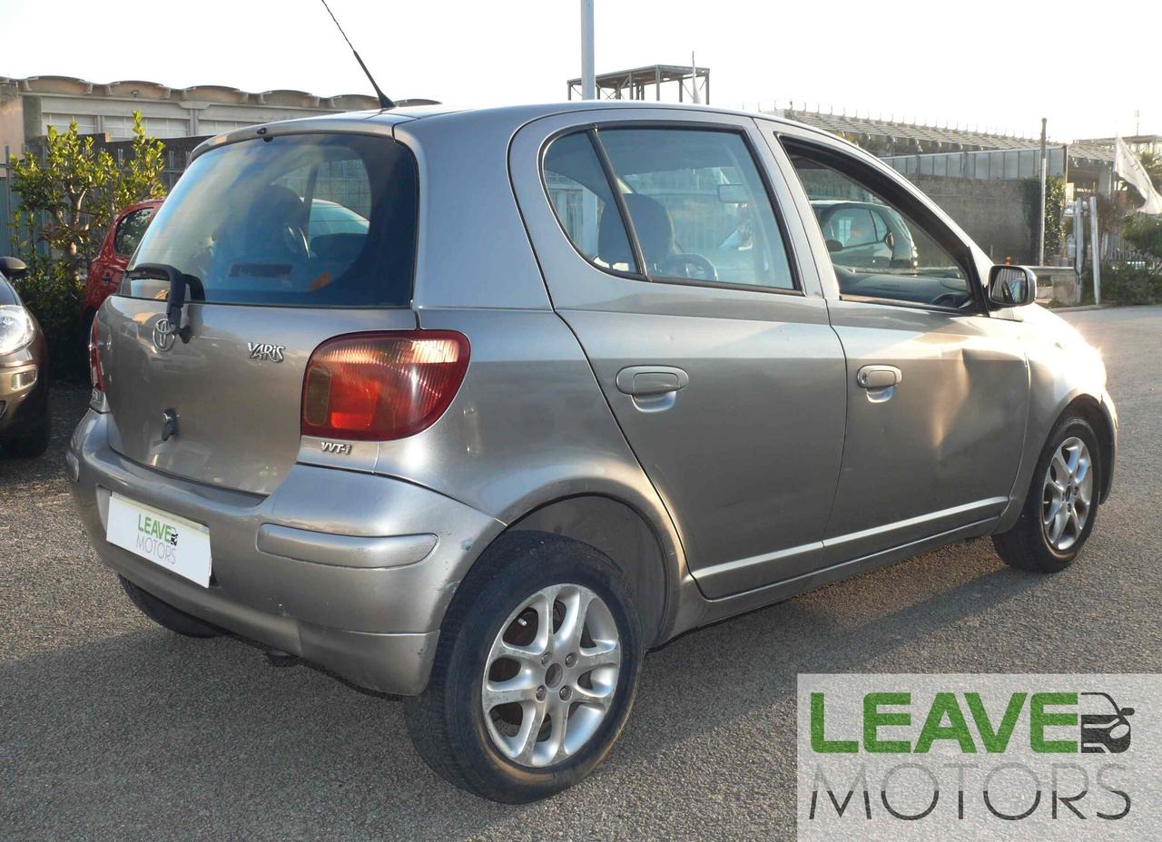 Toyota Yaris 1.3i 16V cat 5 porte Sol (M1437)