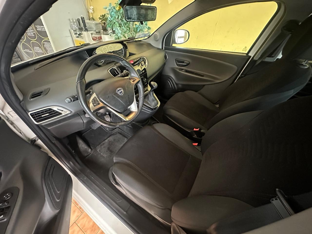 Lancia Ypsilon 0.9benz. Cambio automatico Gold