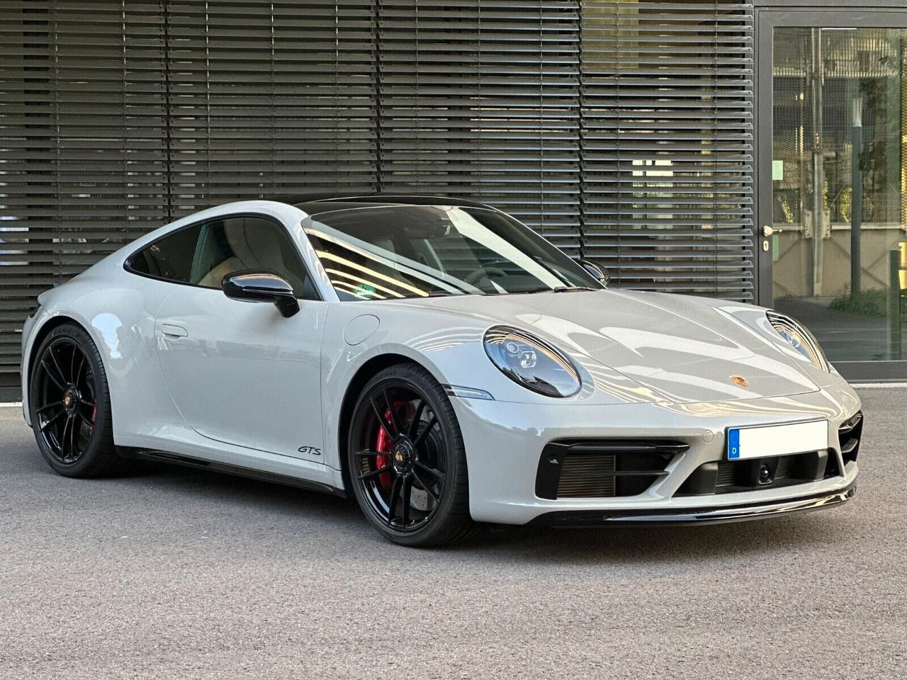 Porsche 992 GTS Coupe' 480 cv