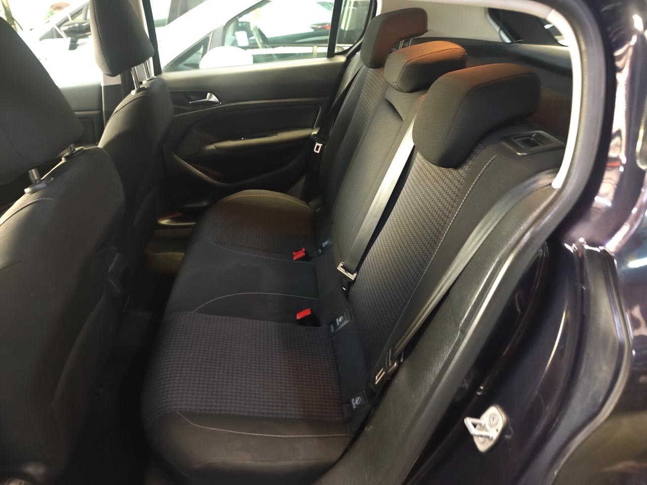 Peugeot 308 BlueHDi 130 S&S Business