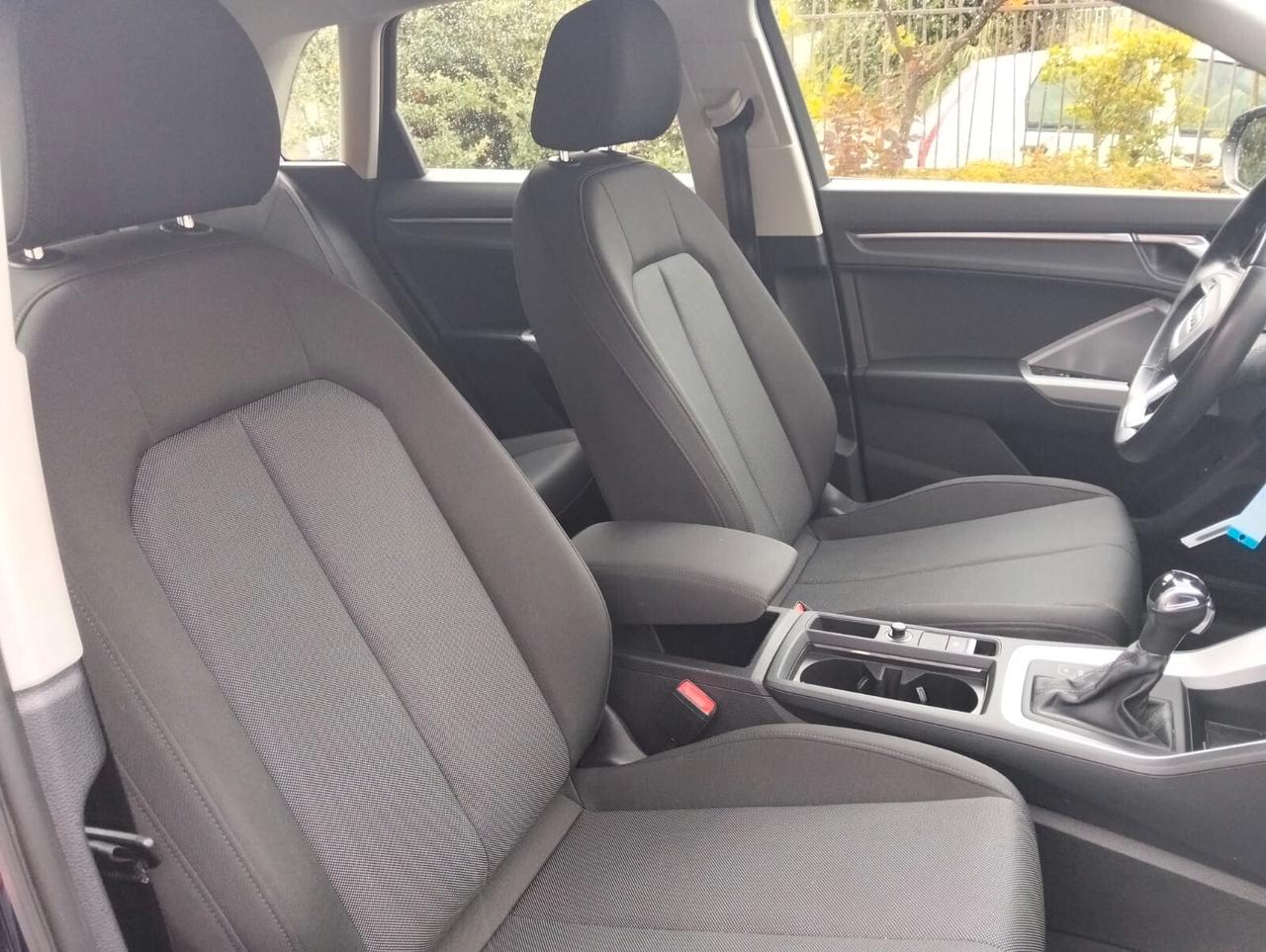 Audi Q3 35 TDI S tronic Business