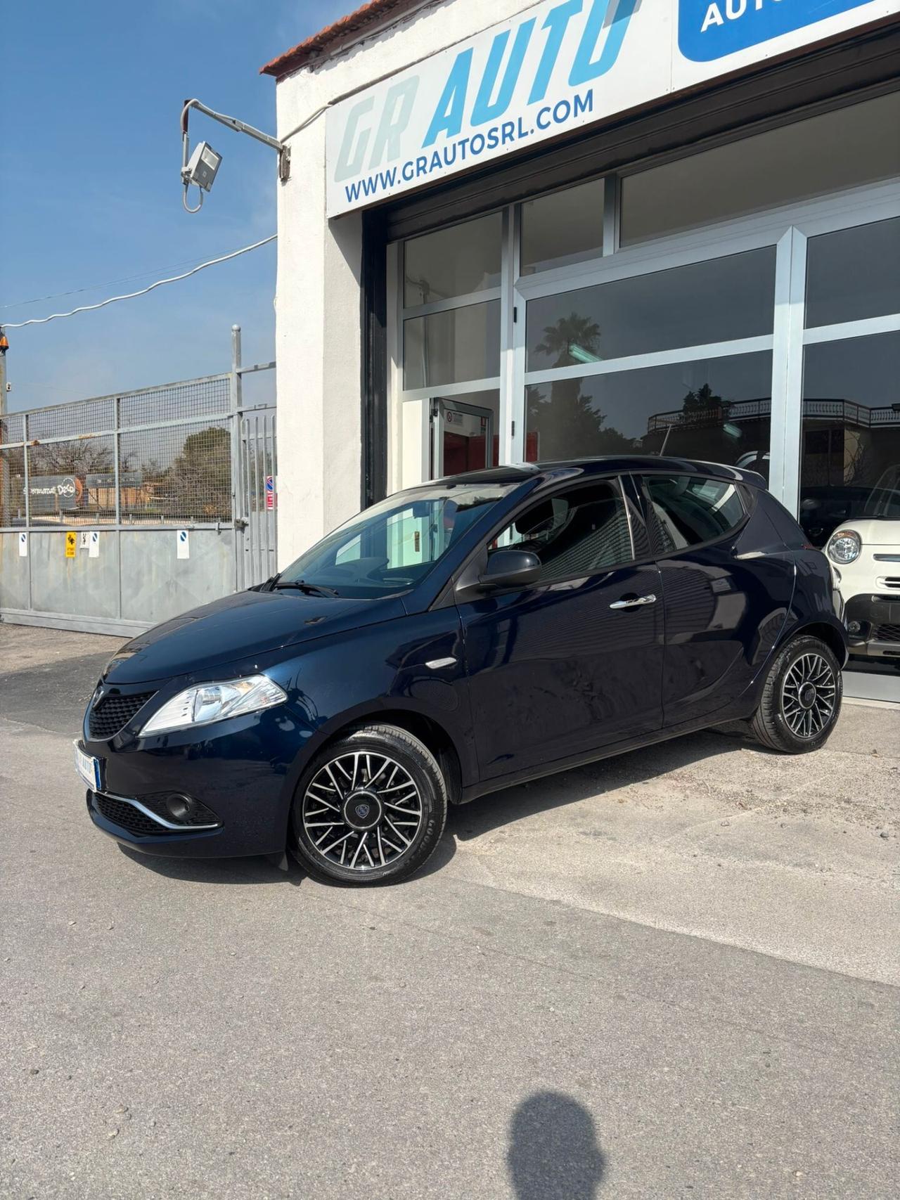 Lancia Ypsilon 1.2 69 CV 5 porte S&S Gold