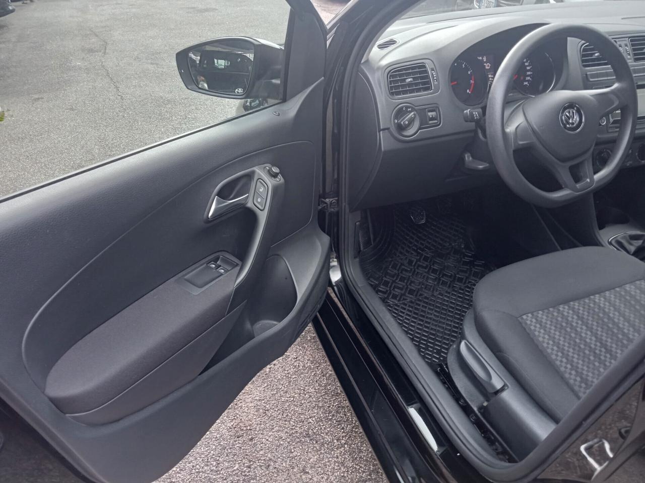 Volkswagen Polo SENZA BS PAGA