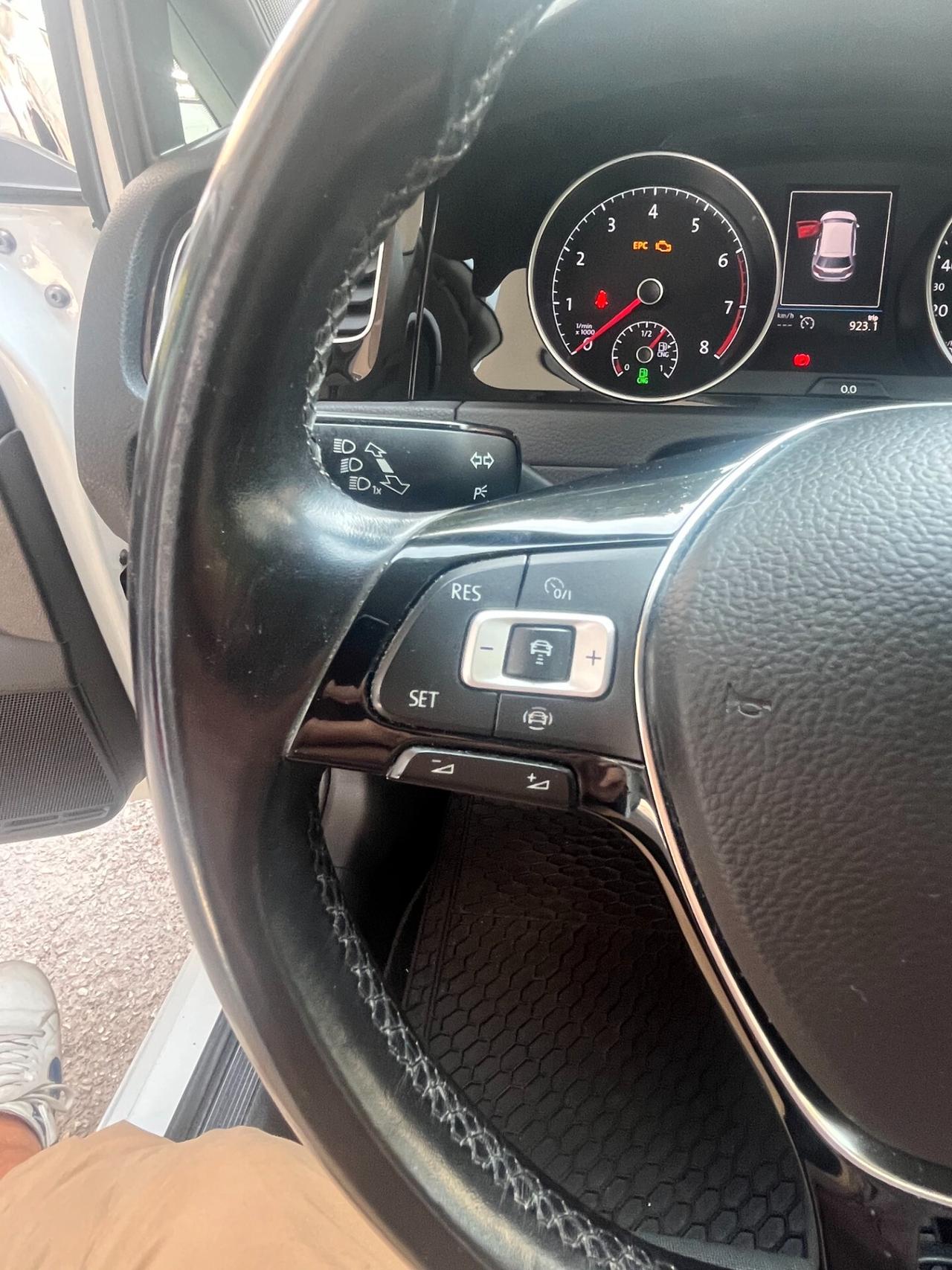 VOLKSWAGEN GOLF VII TGI METANO 130CV EXECUTIVE DSG NAVI ALCANTARA SENSORI DI PARCHEGGIO ANTERIORI POSTERIORI CERCHI IN LEGA OK NEOPATENTATI - CON € 25 percorrenza KM 460 - GARANZIA 12 MESI -