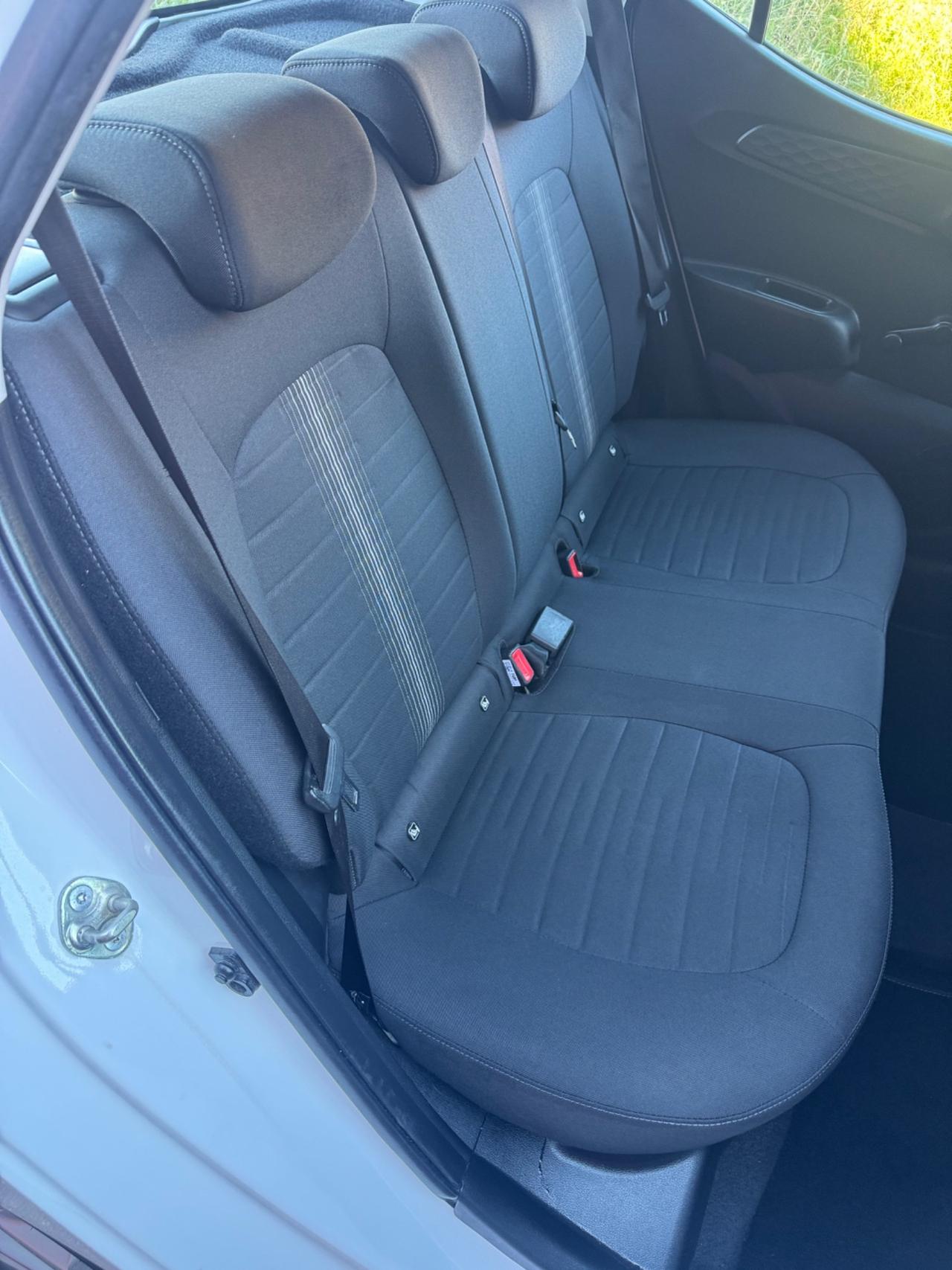 Hyundai i10 idonea ai neopatentati tagliandata