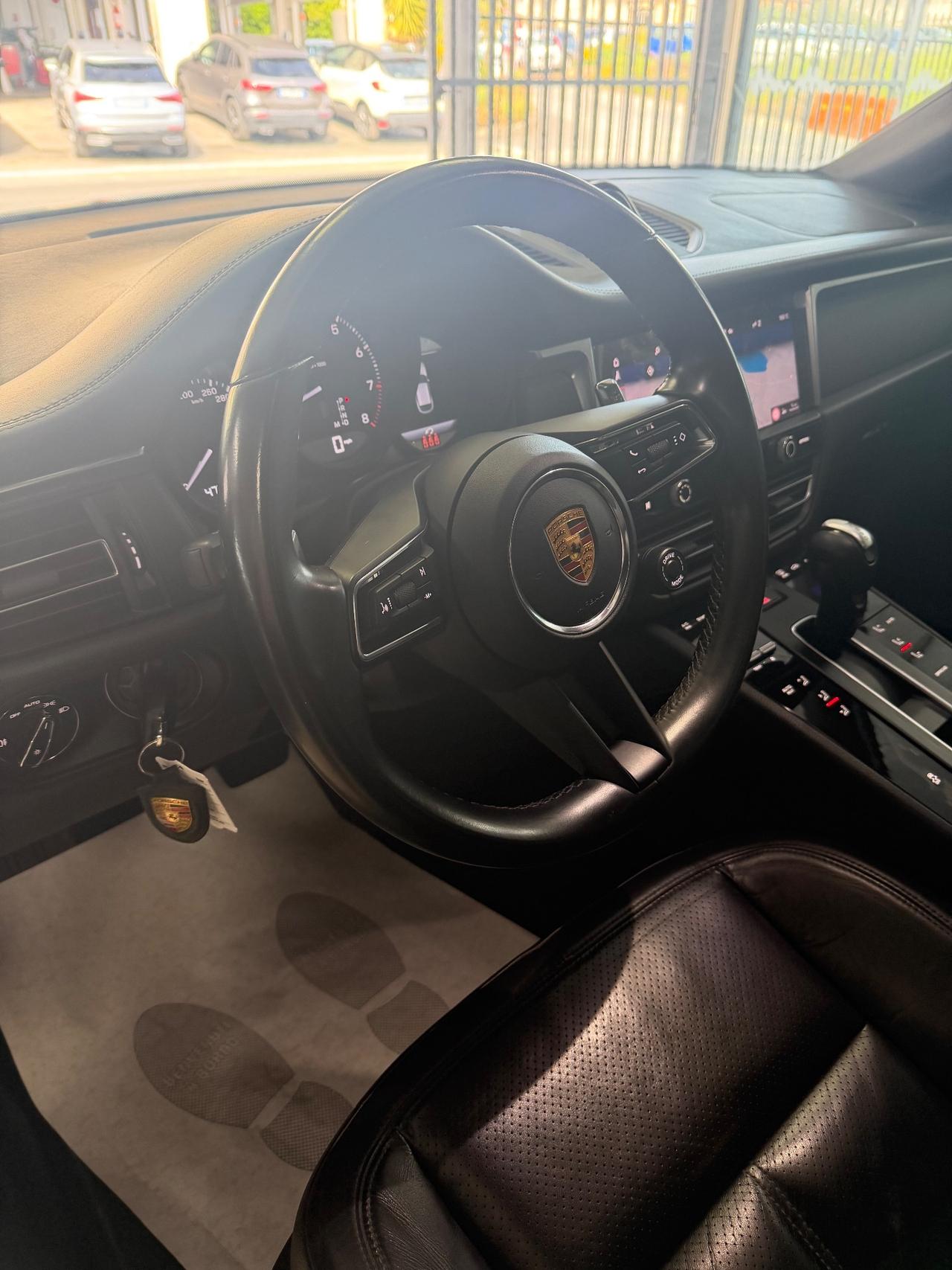 Porsche Macan 2.0 T 265CV KM 55.000