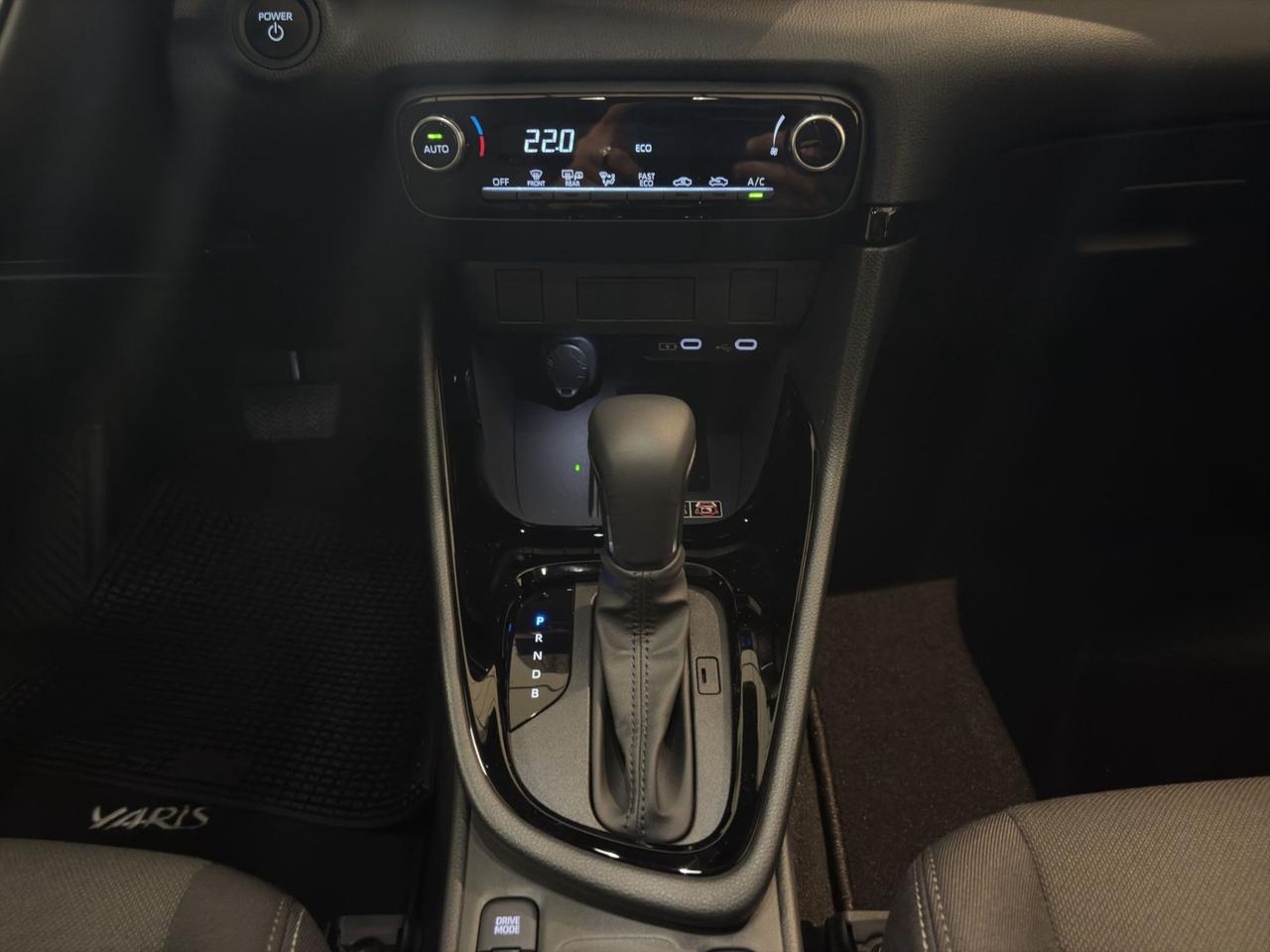Toyota Yaris 1.5h 115 Icon