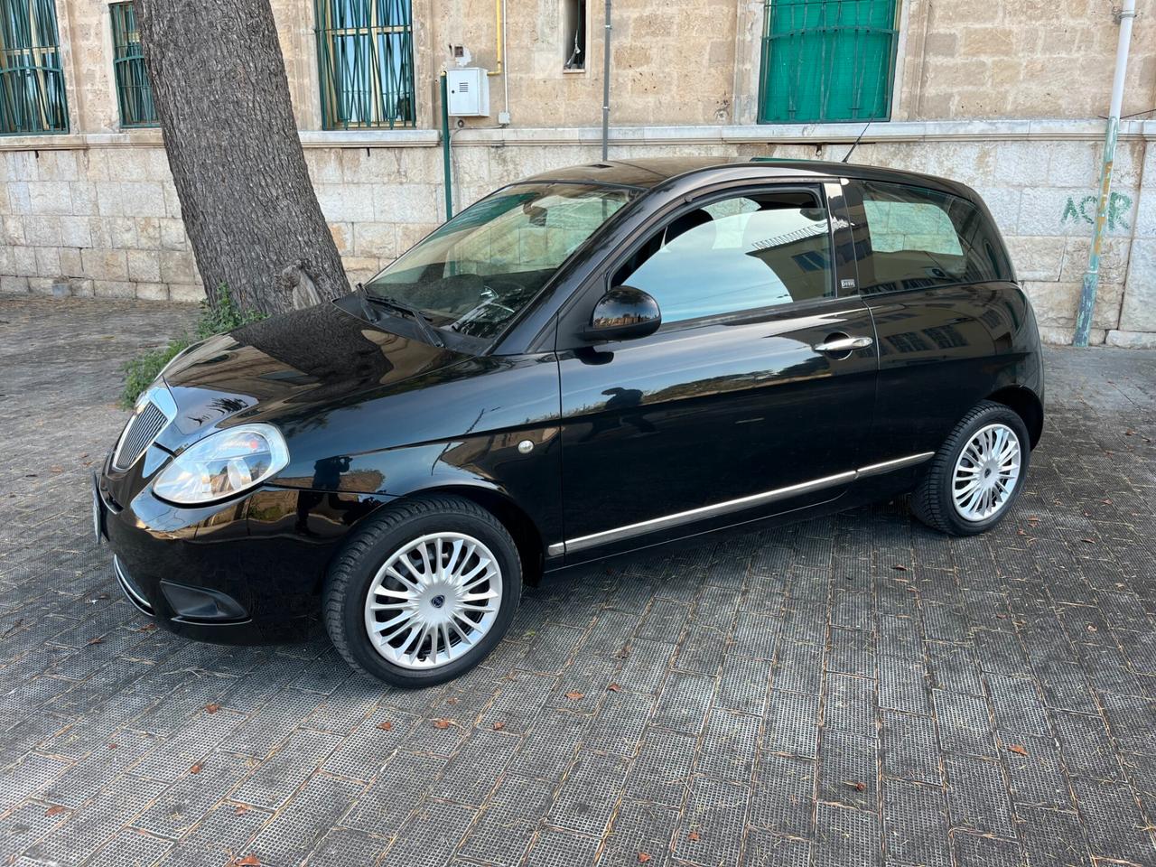 Lancia Ypsilon 1.2 69 CV Diva X NeoPatentati