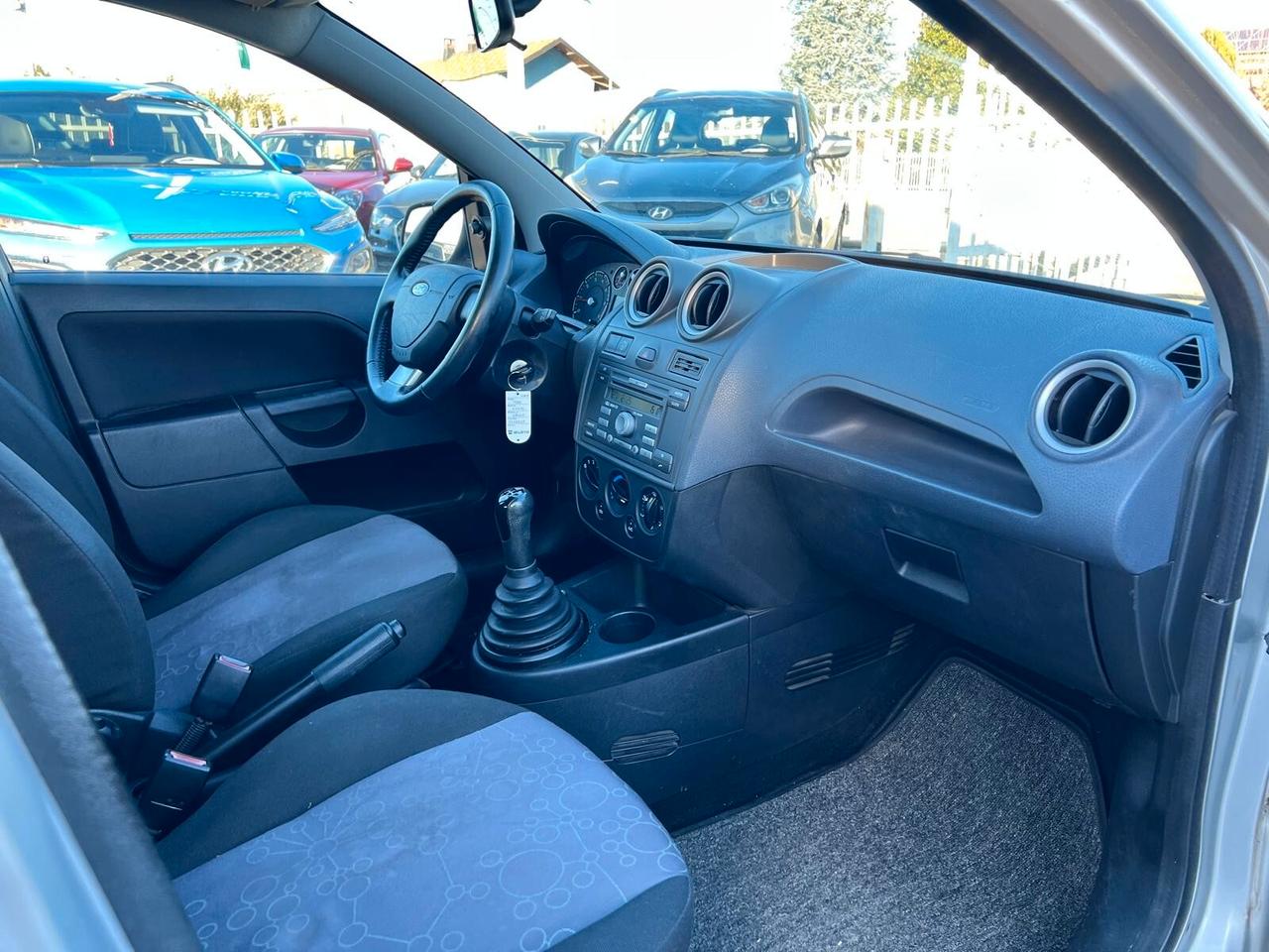 Ford Fiesta 1.2 16V 5p. Ghia