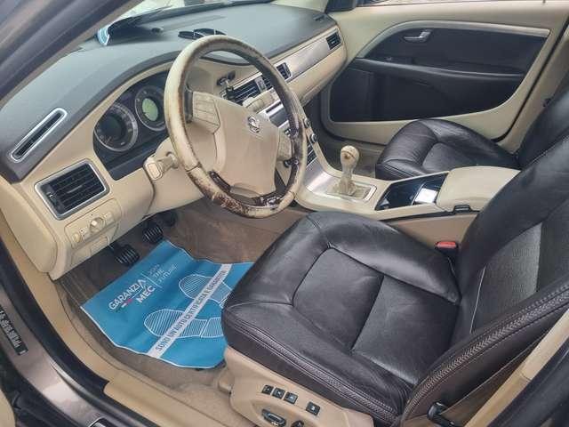 Volvo XC70 XC70 2.4 d5 Kinetic awd 185cv