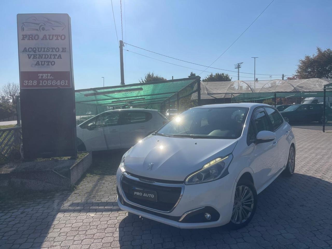 Peugeot 208 PureTech 82 5 porte Allure