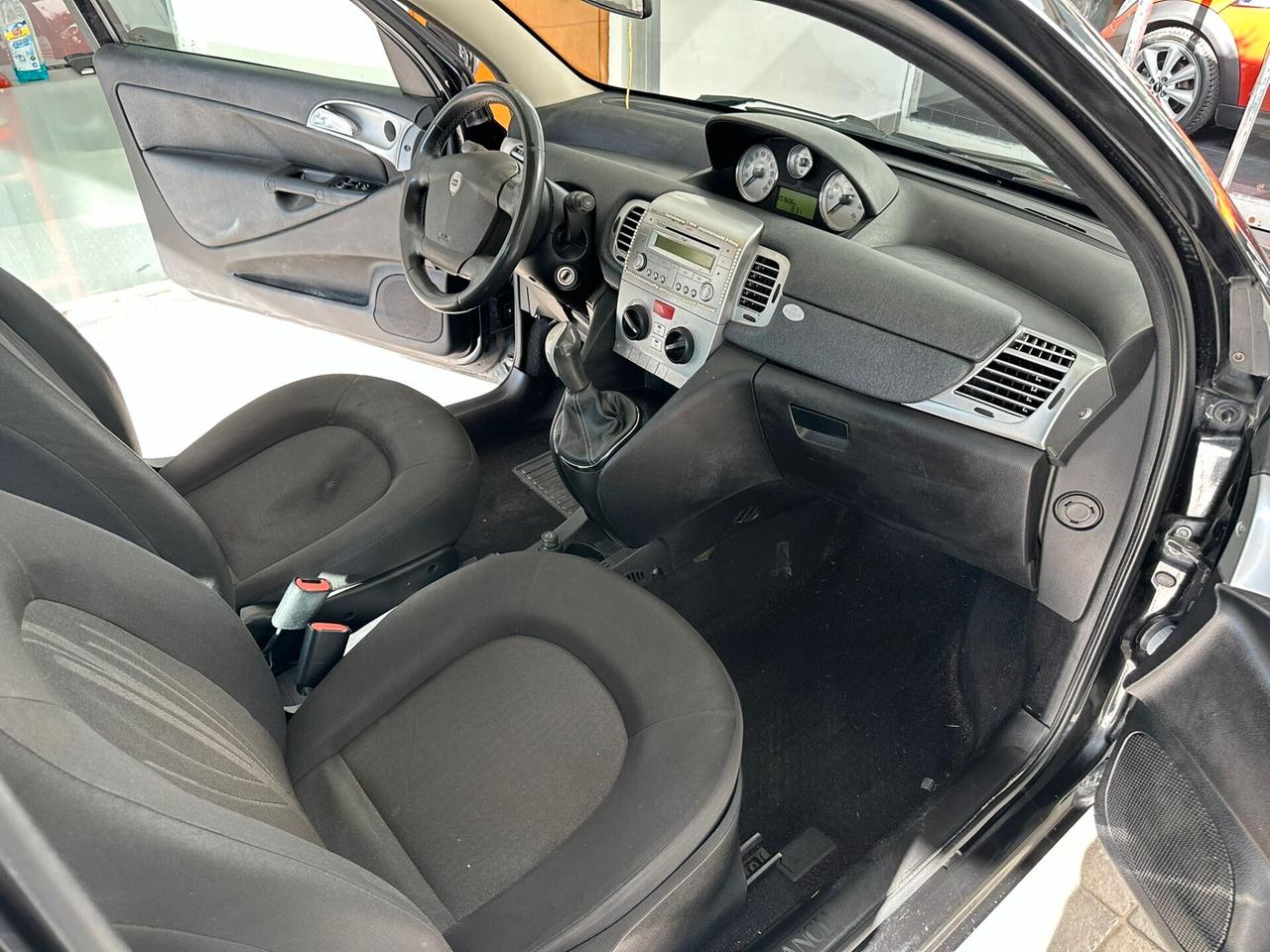 Lancia Ypsilon 1.3 MJT 75 CV Elle