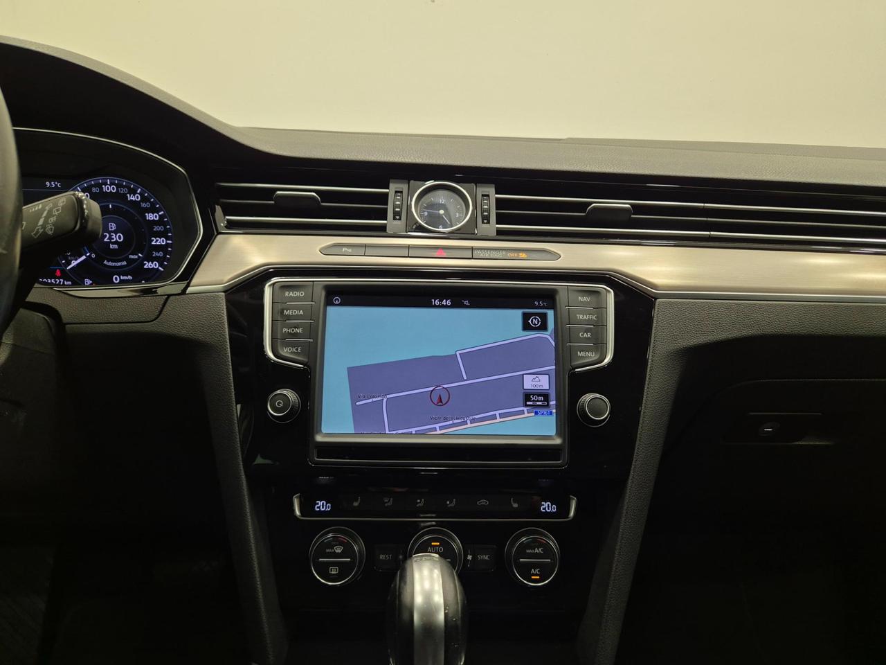 Volkswagen Passat Variant 2.0 tdi Highline 150cv dsg - ACC/Lim - Carplay - Sens. Park.