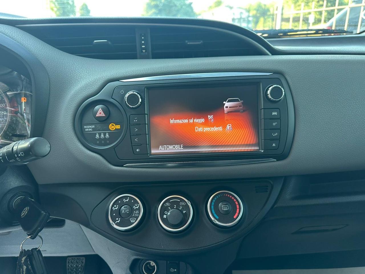 Toyota Yaris 1.0 5 porte Lounge 69CV NEO PATENTATI