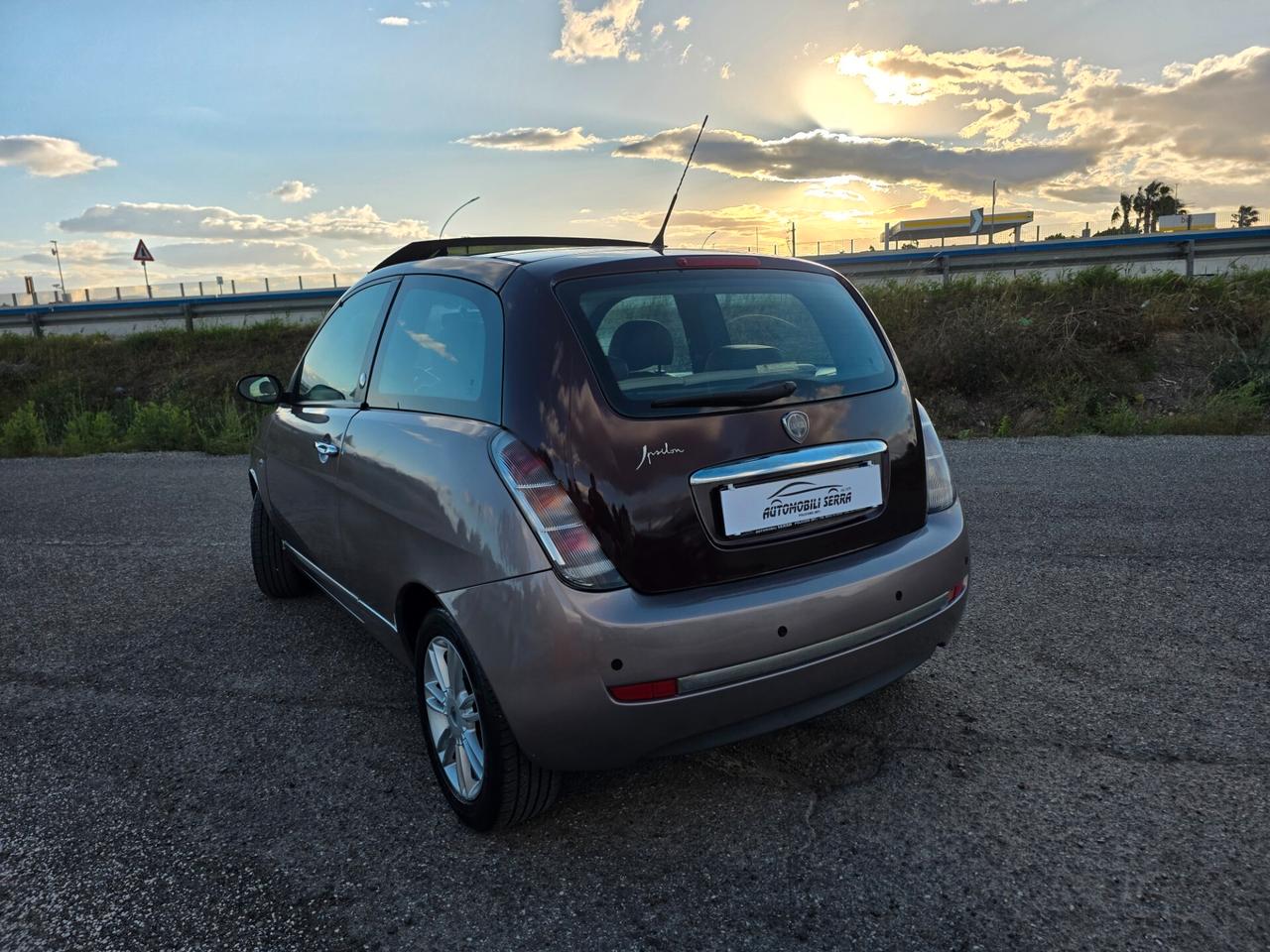 Lancia Ypsilon 1.4 Argento Ecochic GPL