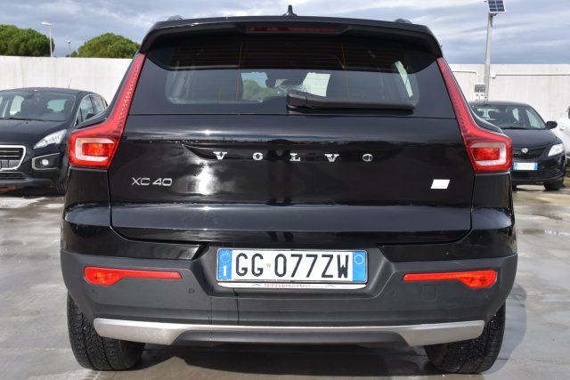 VOLVO XC40 T5 Recharge Plug-in Hybrid R-design