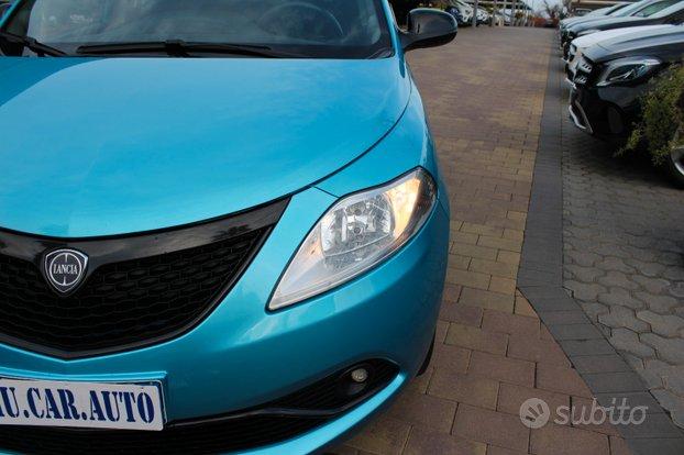 Lancia Ypsilon 1.0 69cv firefly hybrid gold
