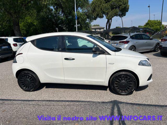LANCIA Ypsilon 1.0 FireFly 5p S&S Hybrid Ecochic Silver PROMO