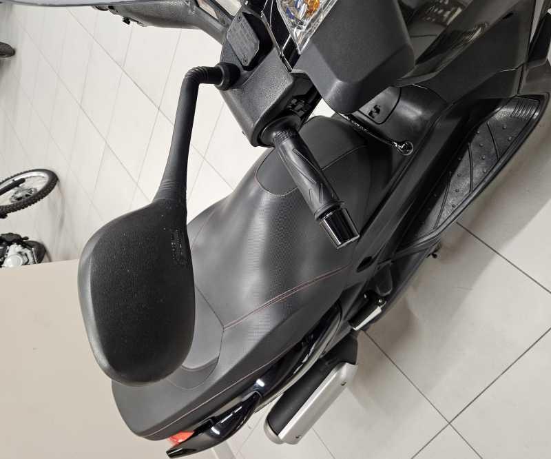 Yamaha X-Max 250 - 2012