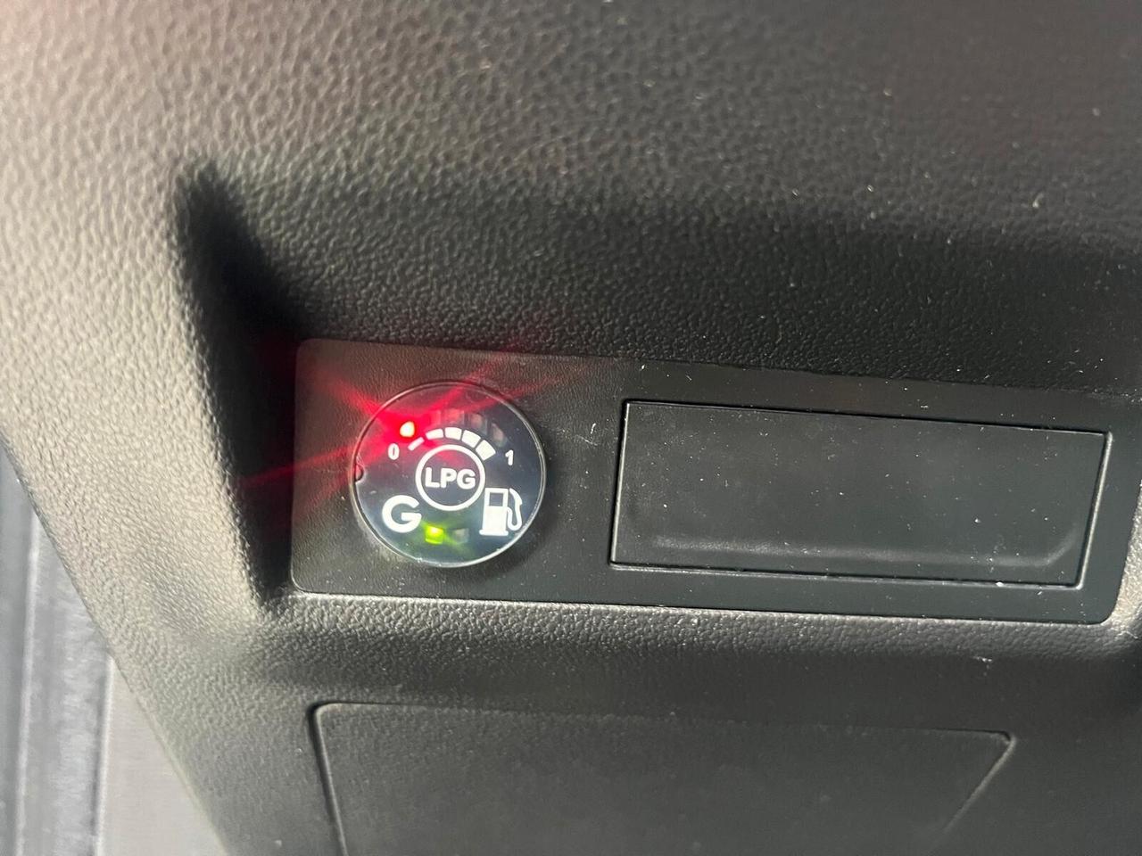 RENAULT CAPTUR TCe 100cv GPL INTENSE NEOPATENTATI