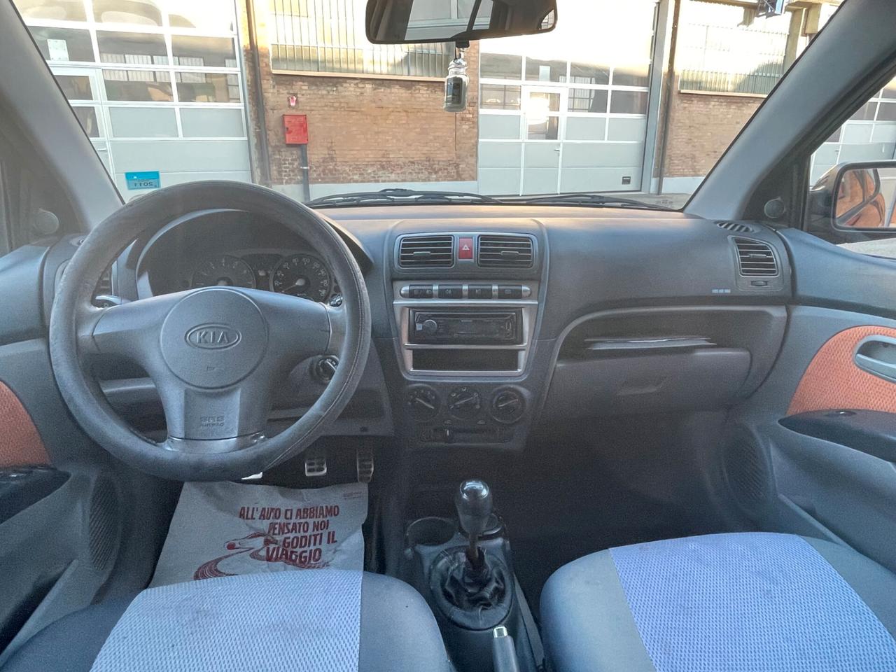 Kia Picanto 1.1 BENZINA