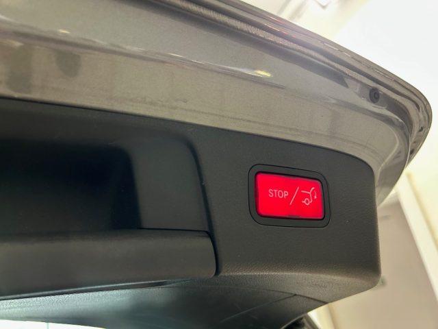 MERCEDES-BENZ GLA 200 Premium