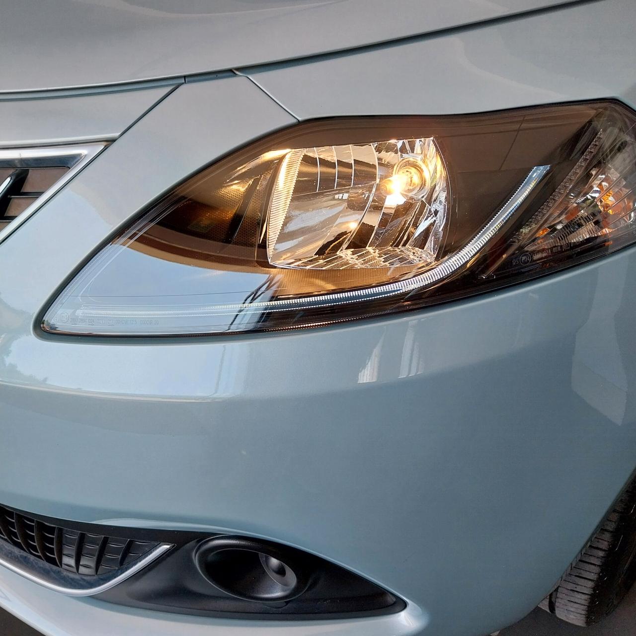 Lancia Ypsilon 1.0 FireFly 5 porte S&S Hybrid Platino