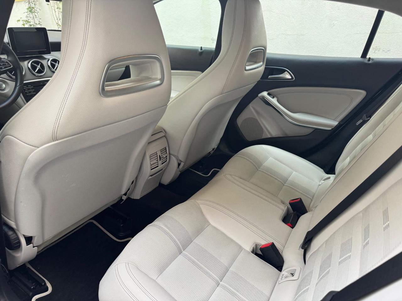 Mercedes-benz GLA 180 d Automatic Premium