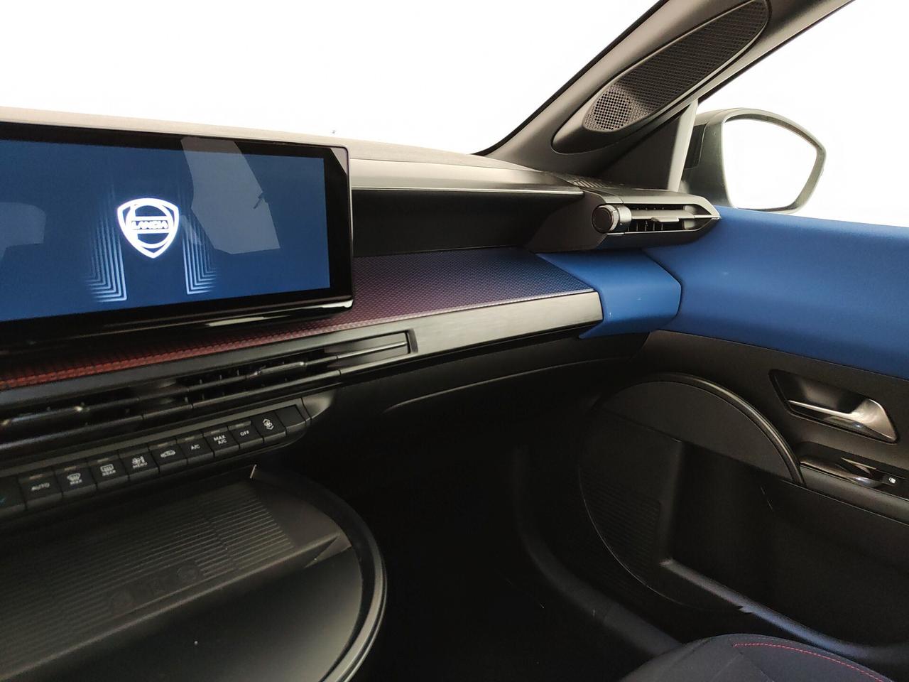 Lancia Ypsilon Hybrid e-DCT HF Line