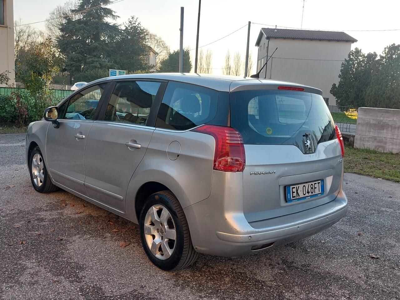 Peugeot 5008 1.6 HDi 112CV Business