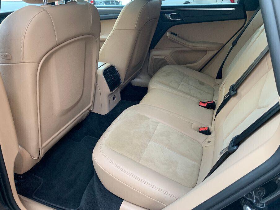 Porsche Macan 2.0 -IVA ESPOSTA