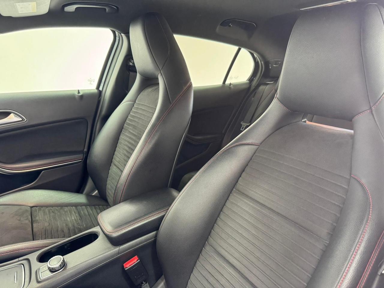 Mercedes-benz GLA 200 d Automatic 4Matic Premium-AMG-FULL-2017