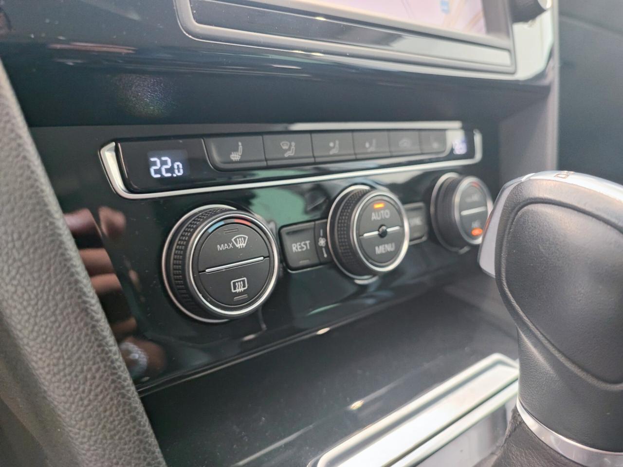 Volkswagen Passat Variant 2.0 TDI DSG Highline BlueMotion Technology