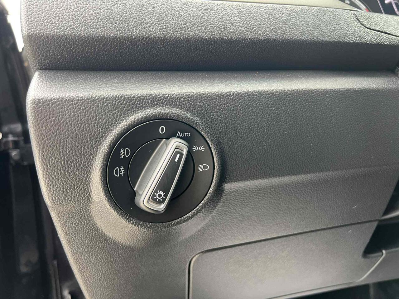 Volkswagen T-Roc 2.0 TDI 116Cv 6M -NAVI-CARPLAY