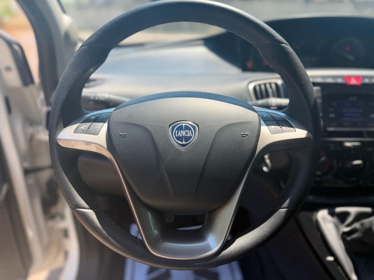 Lancia Ypsilon 1.0 FireFly 5 porte S&S Hybrid Ecochic Gold
