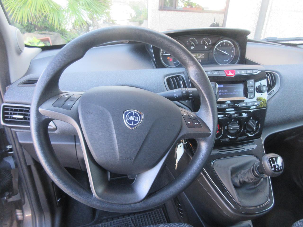 Lancia Ypsilon 1.0 FireFly 5 porte S&S Hybrid Ecochic Silver