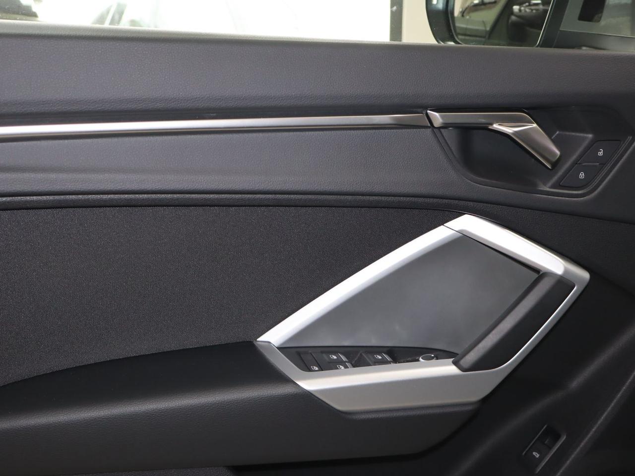 Audi Q3 Business 2.0 35 TDI #10705