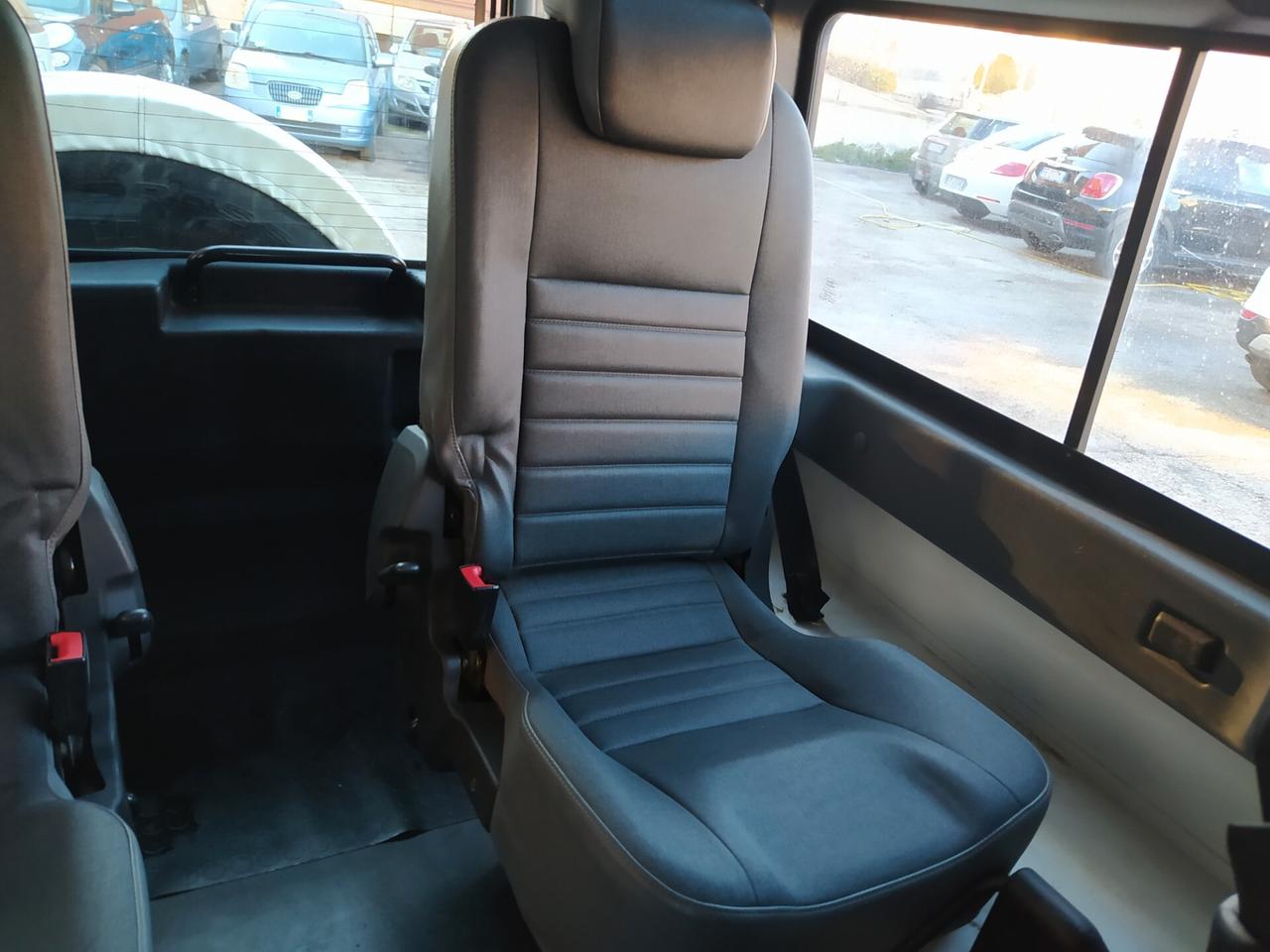 Land Rover Defender 90 2.4 TD4 SW N1 4 posti