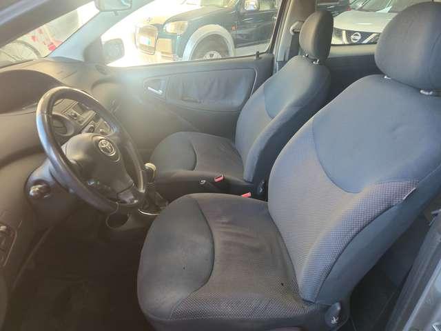 Toyota Yaris Yaris I 2003 3p 1.0