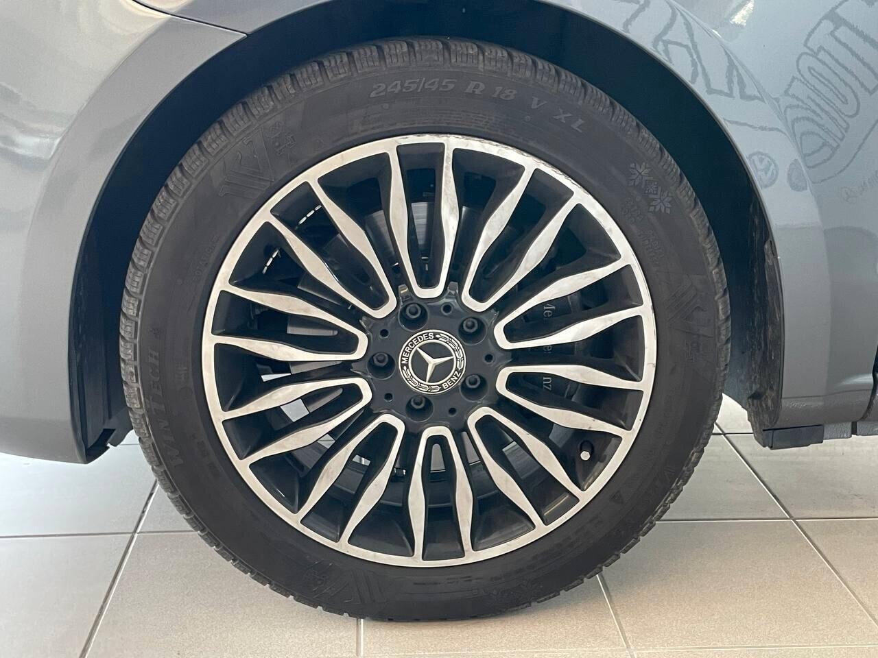 Mercedes V 250 - Automatic Premium Long - 8 POSTI