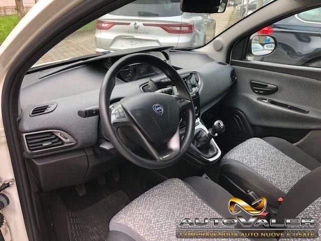 LANCIA Ypsilon 1.2 69 CV 5 porte GPL Ecochic Black and Noir