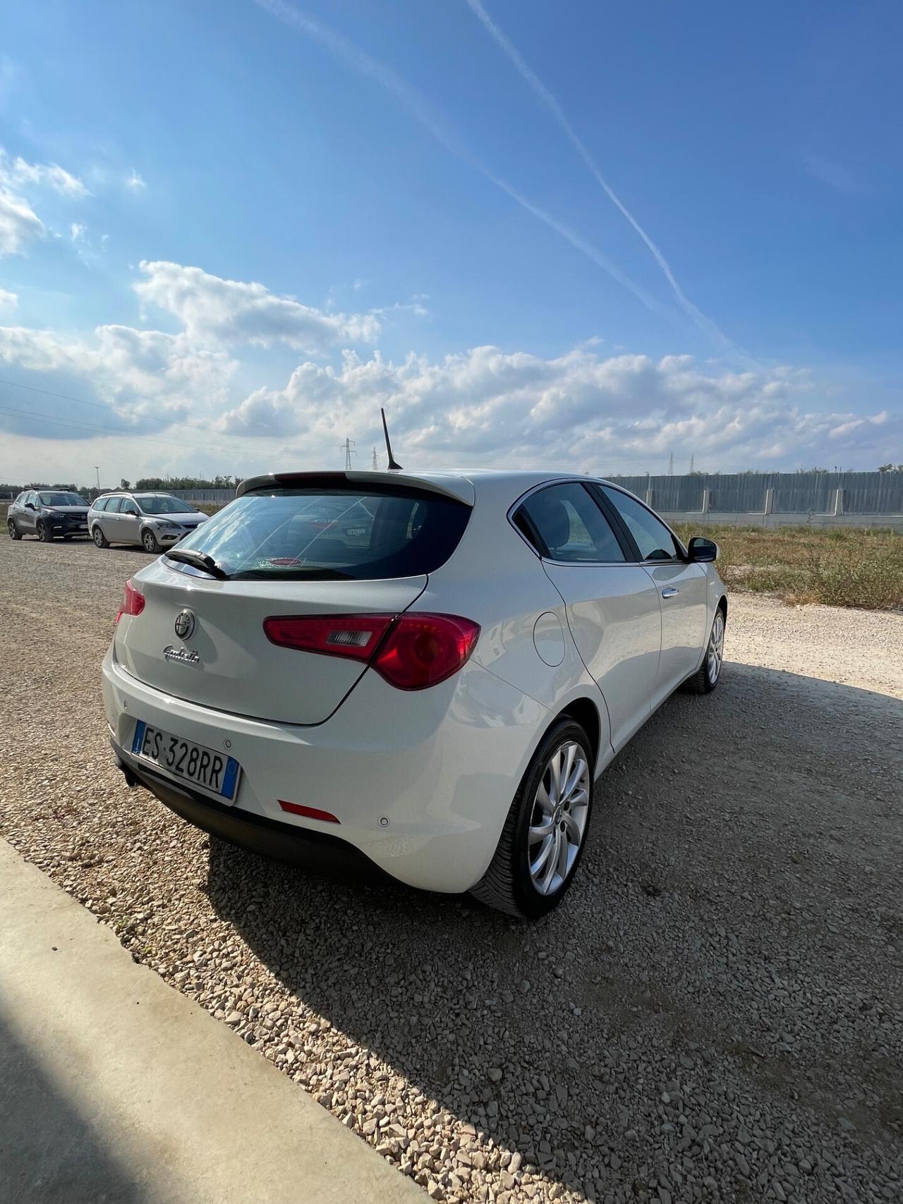 Alfa Romeo Giulietta 1.6 JTDm-2 105 CV Distinctive