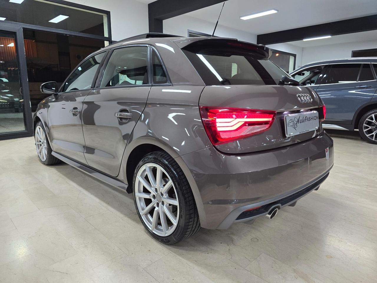 Audi A1 SPB 1.6 TDI 116 CV Sline (Tetto panorama)