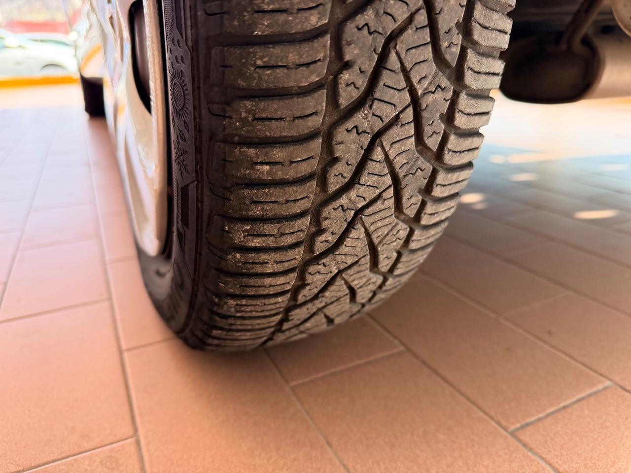 Peugeot 107 1.0benzina 68CV Neopatentati