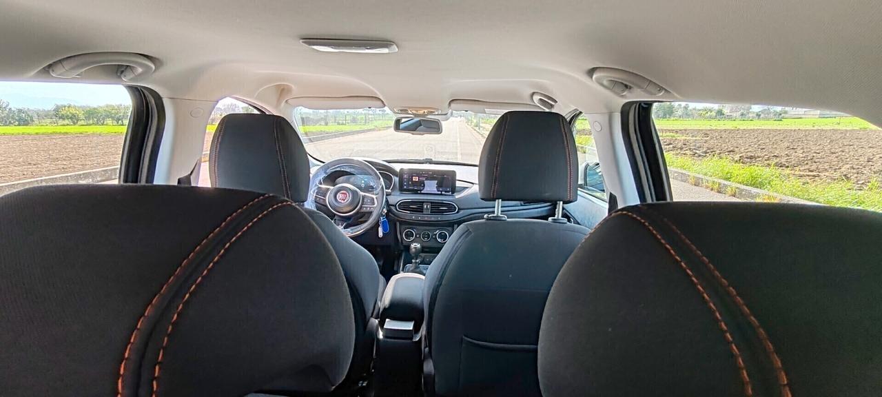 Fiat Tipo 1.6 Mjt S&S SW Cross GARMIN
