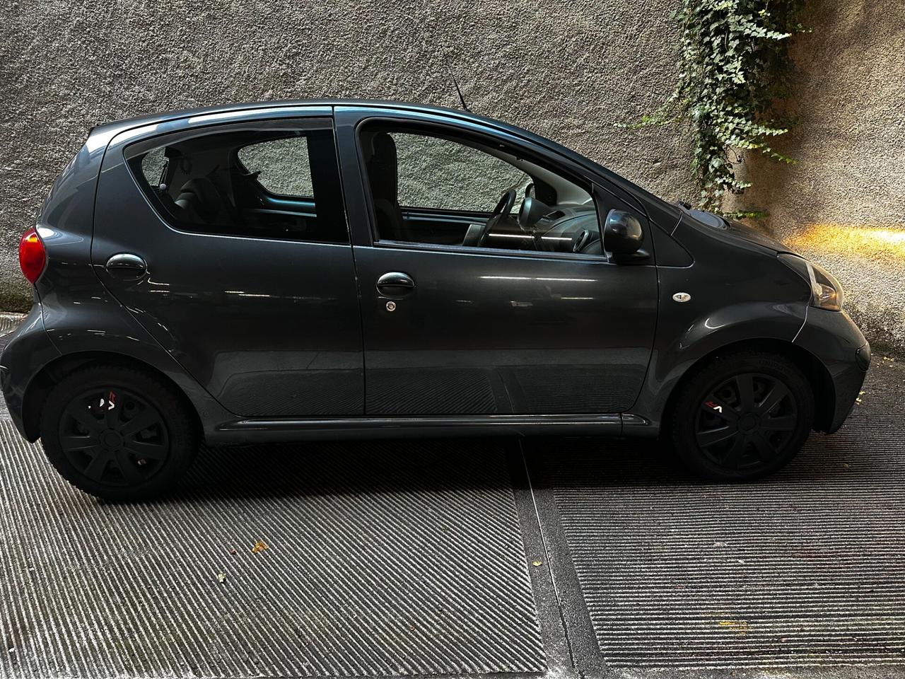 Toyota Aygo 1.0 12V VVT-i 5 porte Sound