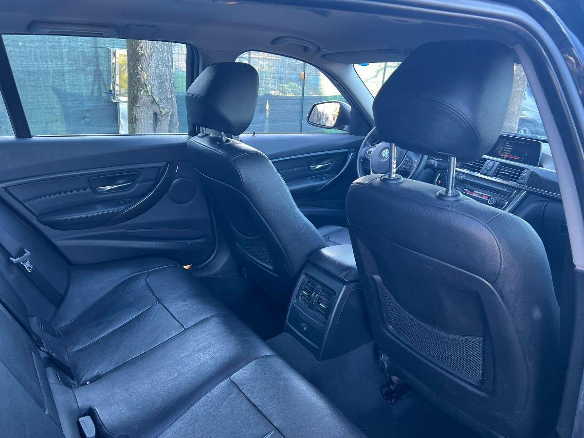 BMW - Serie 3 Touring - 318d Modern
