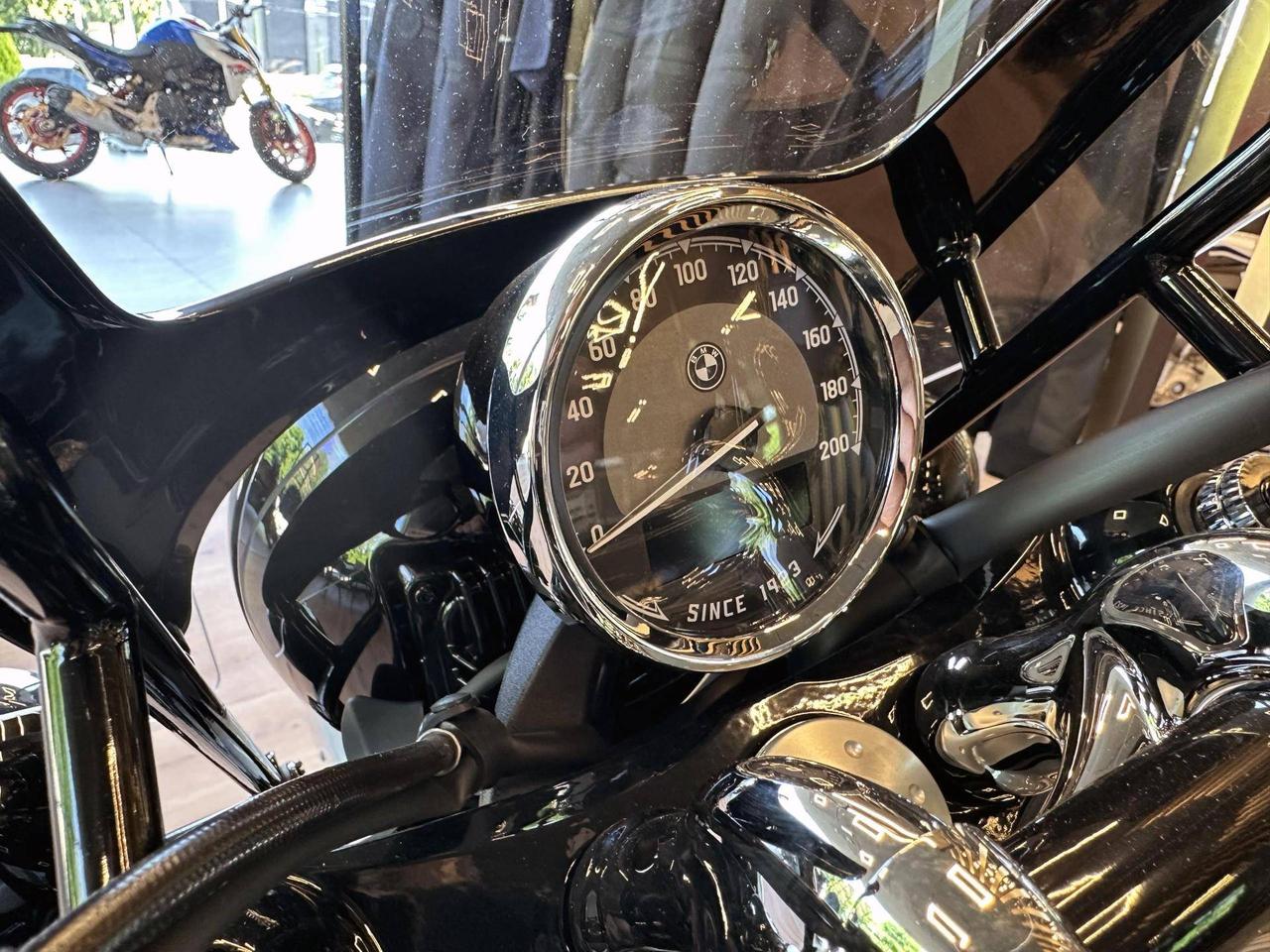 BMW R 18 Classic Blacked Out